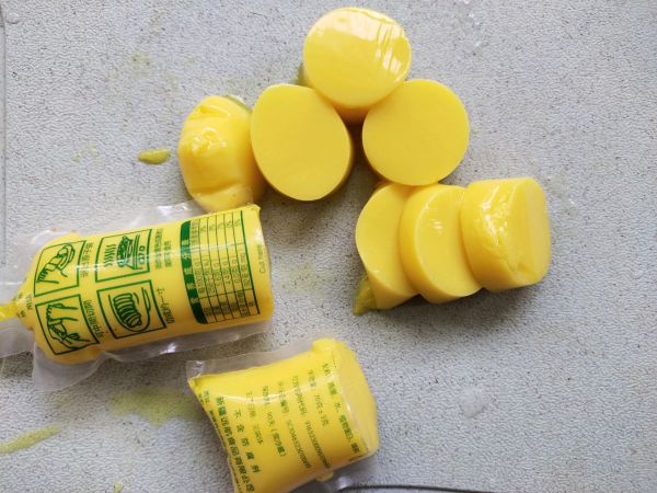 虾仁金针菇豆腐煲