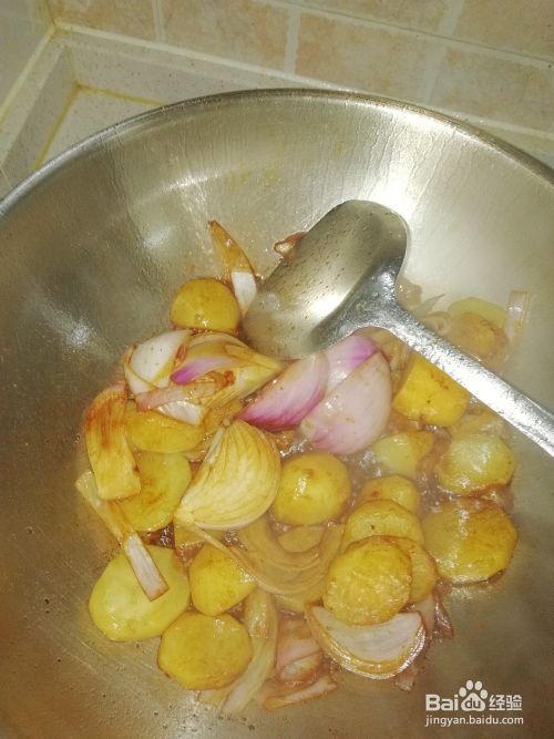 土豆烧洋葱的做法