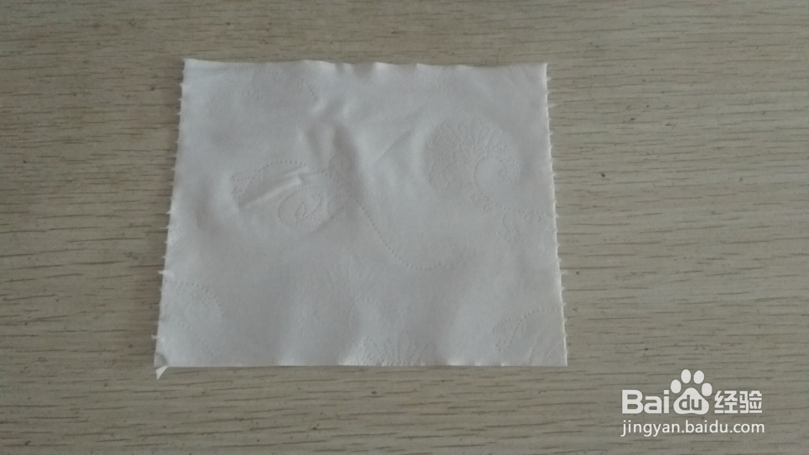 如何用一张长方形手纸做简易的中性笔的支架