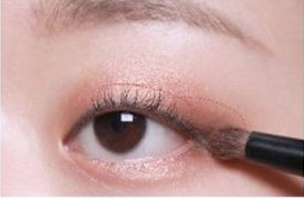 魅惑粉色妆容仿妆教程