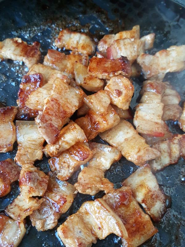 花菜炝炒五花肉