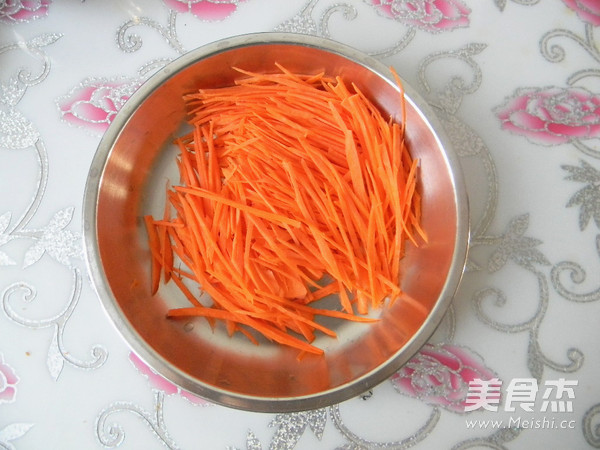 妙拌胡萝卜金针菇