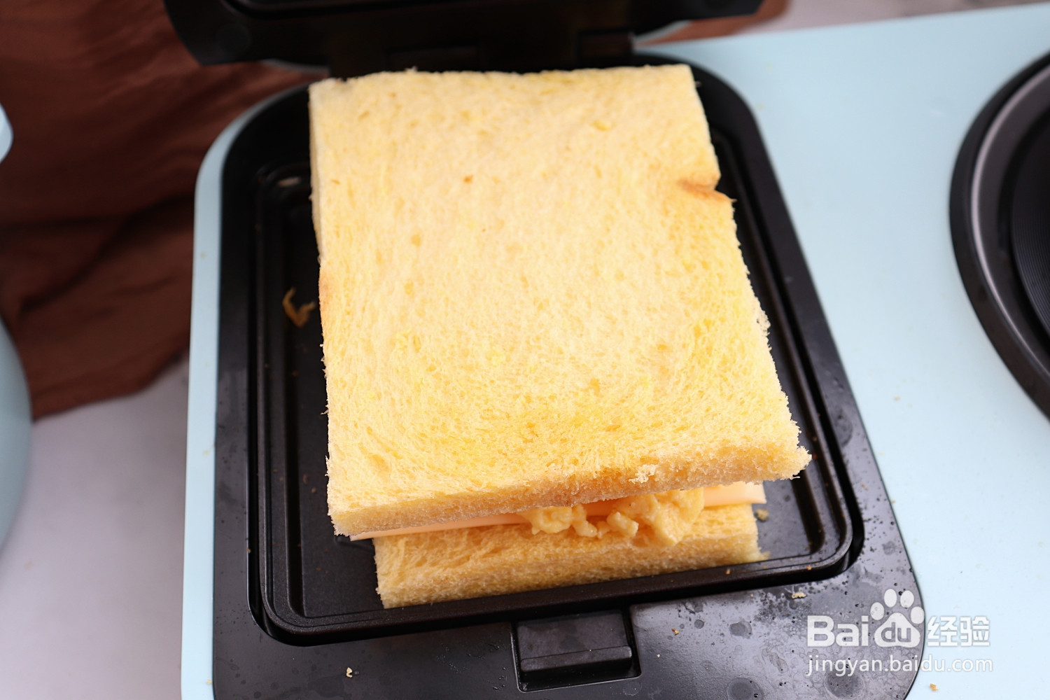 滑蛋芝士三明治的做法