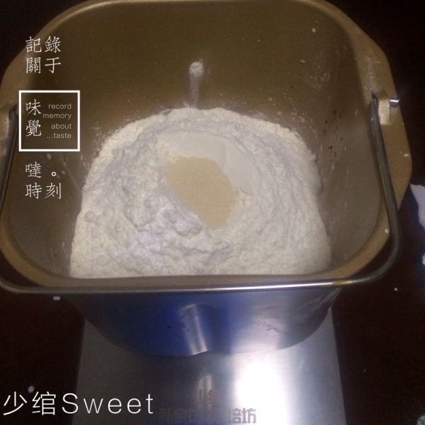 红曲蔓越莓面包