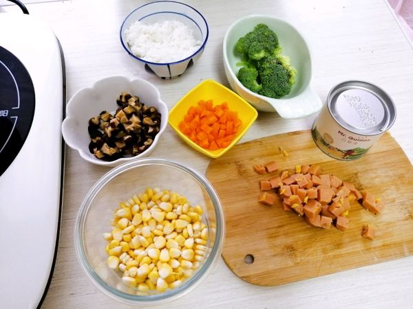 藜麦香菇香肠炒饭