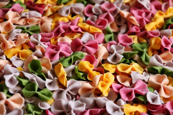 宝宝辅食:手工蝴蝶面、卡通面、碎面条