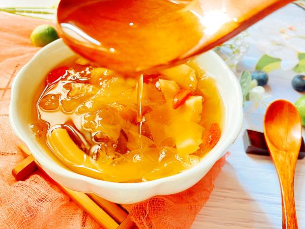 椰汁银耳红枣羹