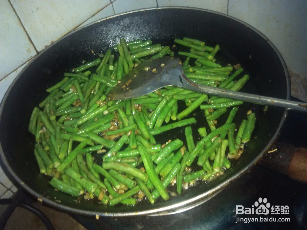 长豆角炒婆婆丁