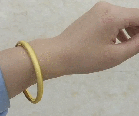 3种正确黄金手镯的戴法