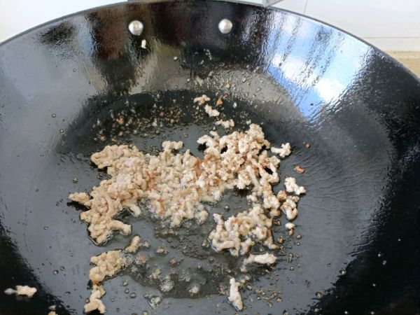 川香麻辣毛豆炒肉沫