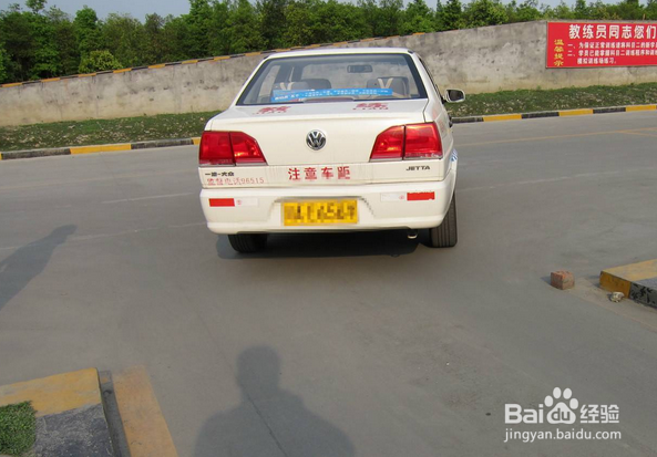 驾照科二倒车入库技巧