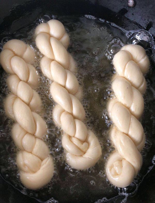 拉丝奶香软麻花