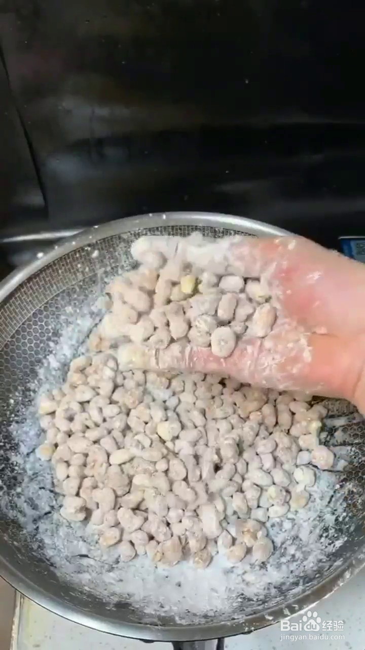 如何制作香脆好吃的芝麻糖霜花生