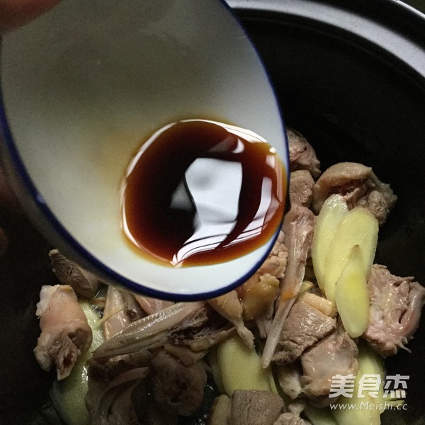 仔姜焖鸭的做法