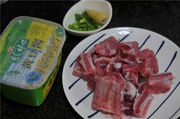 酱香排骨炒黄瓜