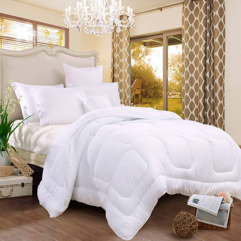 质地轻盈保暖的亲肤纤维被精选