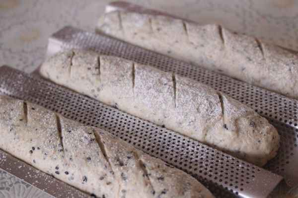 黑芝麻无花果软欧