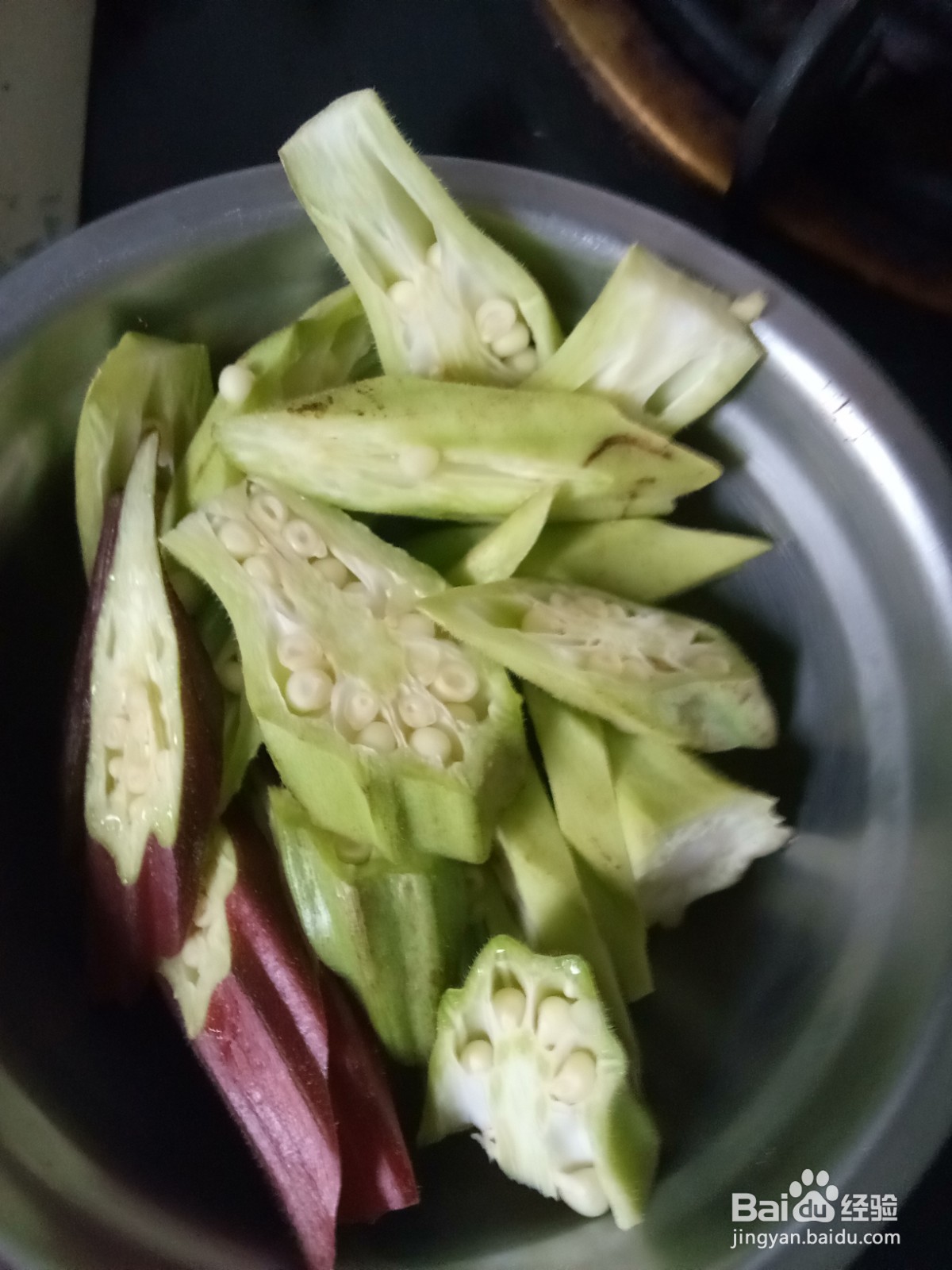 胡萝卜豆干炒秋葵