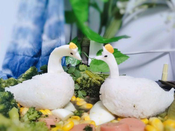 蔬菜汤汁天鹅米饭