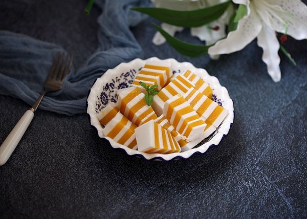 芒果椰浆千层糕