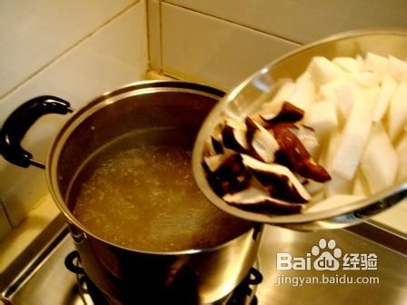 炖牛肉萝卜清汤