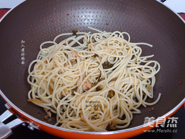 老坛酸菜炒意面