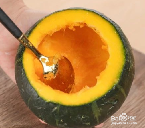 11个月宝宝补铁补钙辅食---南瓜盅彩蔬肉末饭