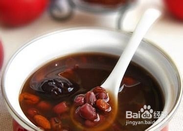 冬季皮肤干燥怎么保湿 冬季补水保湿的方法