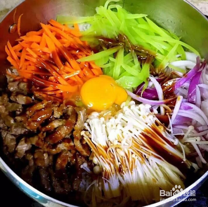 家庭蒸蒸日上多彩盖浇饭,自制鸡蛋铁锅拌饭蒸米