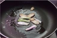 怎么做姜葱炒蟹