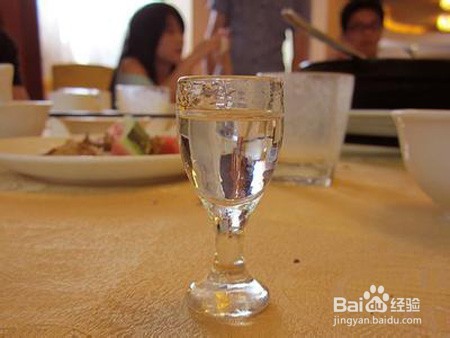 中年人请客吃饭有哪些人不用请