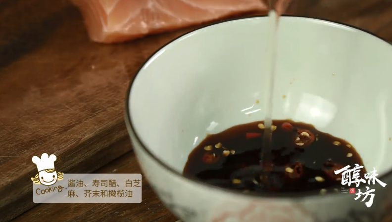 如何做出鲜美爽口的三文鱼刺身盖饭