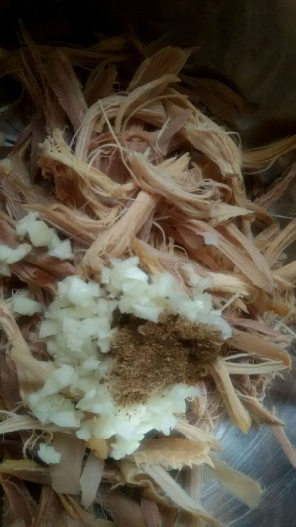 麻辣红油手撕鸡