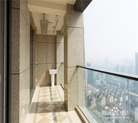 两家公共阳台如何隔断