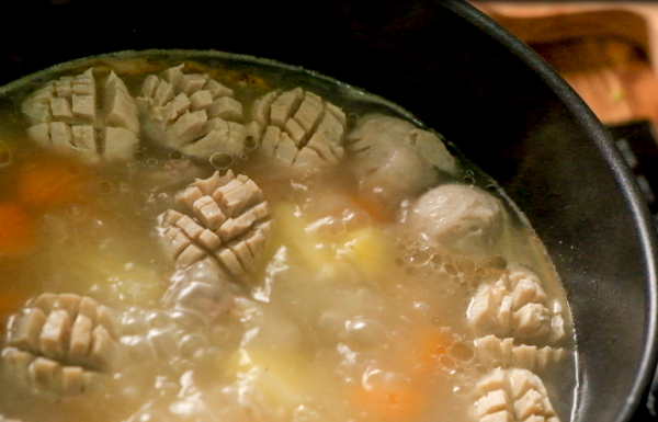 土豆胡萝卜排骨丸子汤