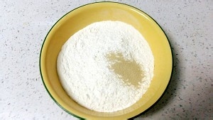 怎么做奶香紫薯发面饼？