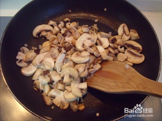 鸡肉蘑菇焖饭怎么做?