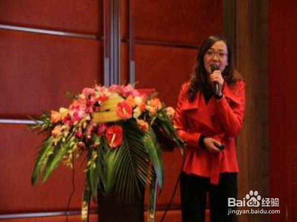 上台演讲怎么做到收放自如？