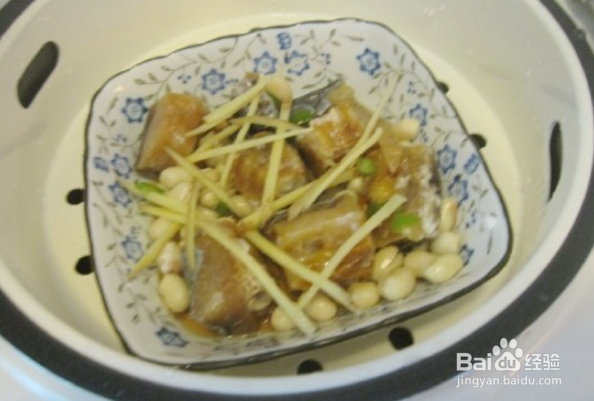 花生清蒸鱼干