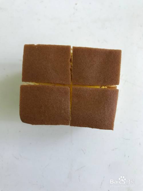 三个蛋糕平均分给四个人应该怎么分