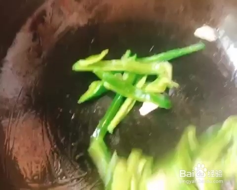 看完就会的青椒素炒杏鲍菇