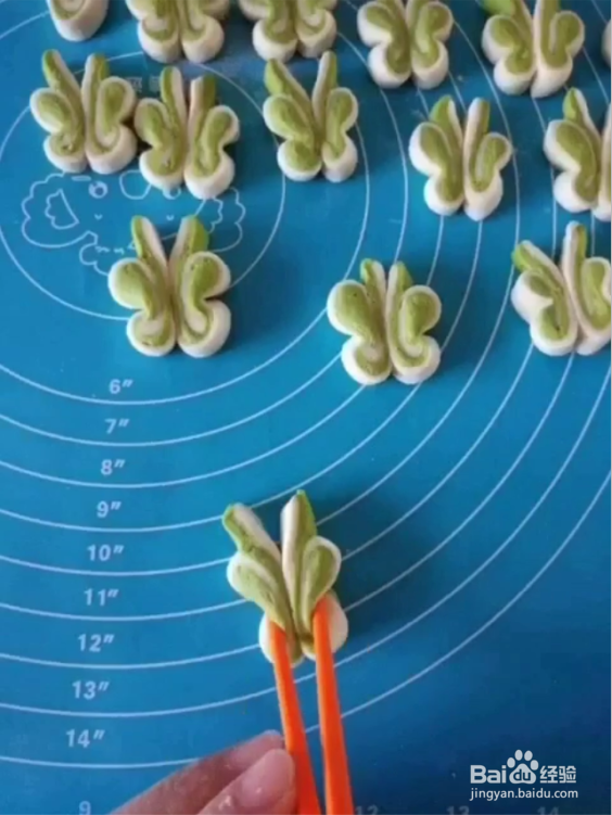 如何蒸出好看的蝴蝶花卷