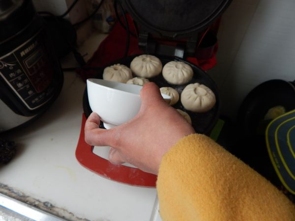 韭菜鸡蛋生煎包
