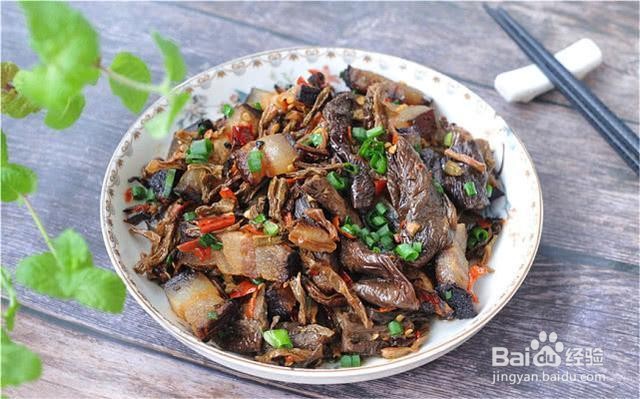 家庭自制腊肉炒茄子干