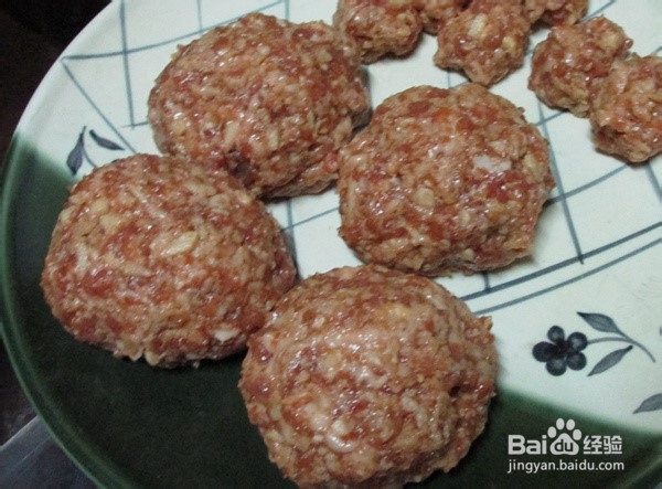 红烧狮子头的做法