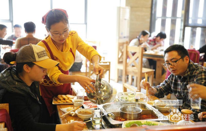 作为一名餐厅服务员遇到自己不喜欢的客户怎么办