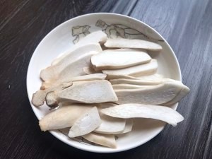 教你怎么做青椒素炒秀珍菇