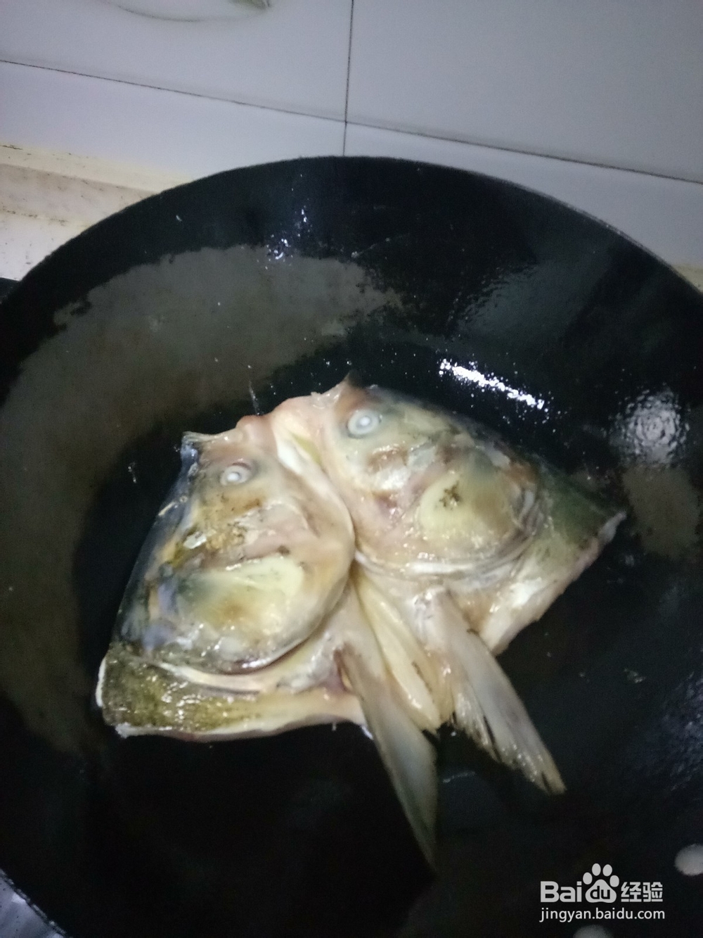 砂锅鱼头豆腐汤