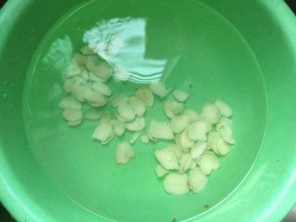 桃胶枸杞水果茶