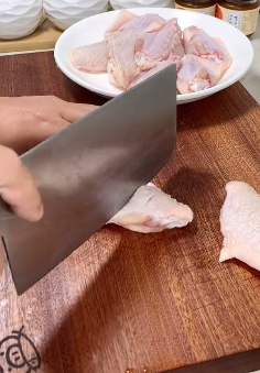 如何做酥脆的咸蛋黄鸡翅？